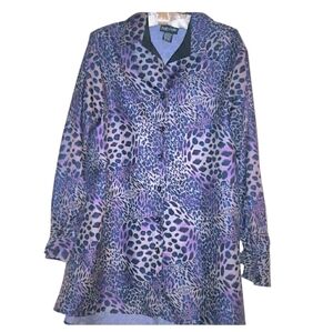 Bella Pelle Animal Print Button Down Long Sleeves Blouse. L